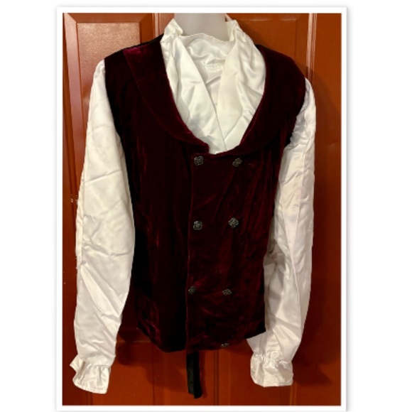 Incharacter Gothic Vampire Costume - Picture 3 of 5